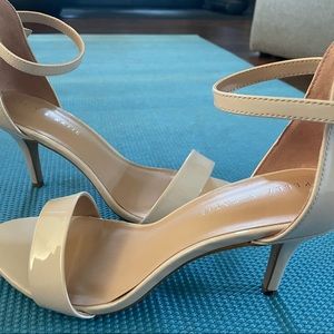 Kelly & Katie cream heel